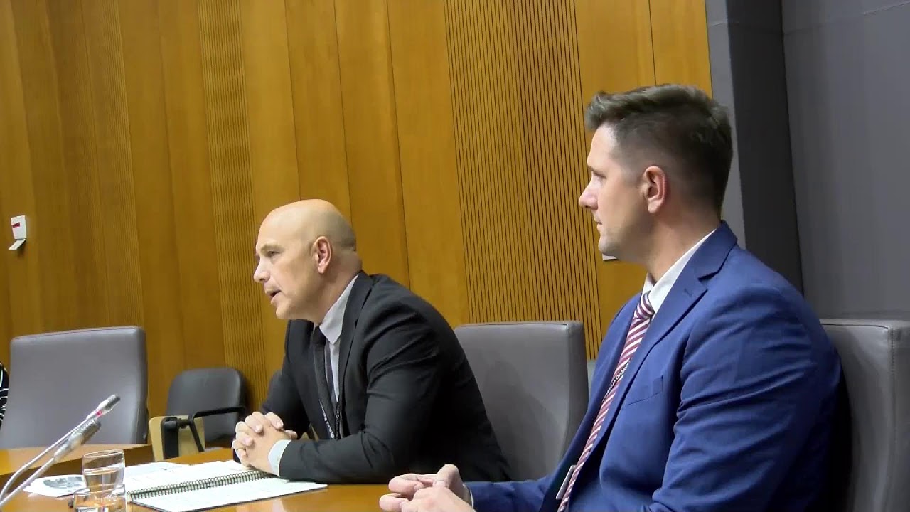 (V ŽIVO) Preiskovalna komisija DZ bo zaslišala Bobnarjevo in Lindava