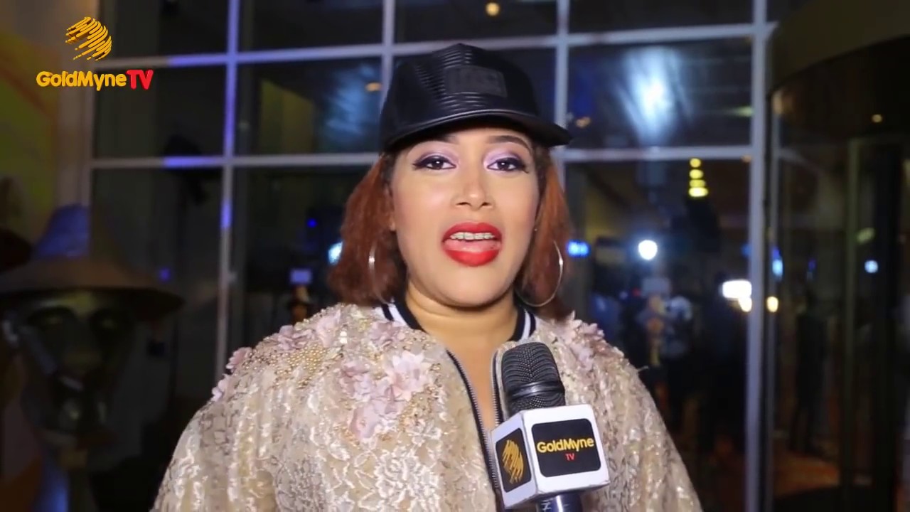 RED CARPET MOMENTS AT THE HEADIES 2016