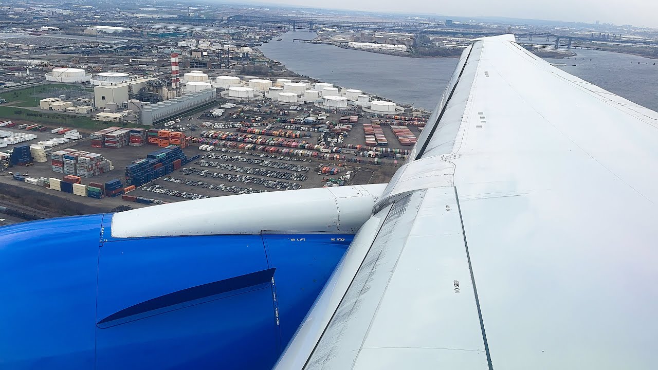 4K | RWY 29 HARD LANDING | United Boeing 767-400 Landing at Newark Liberty International Airport