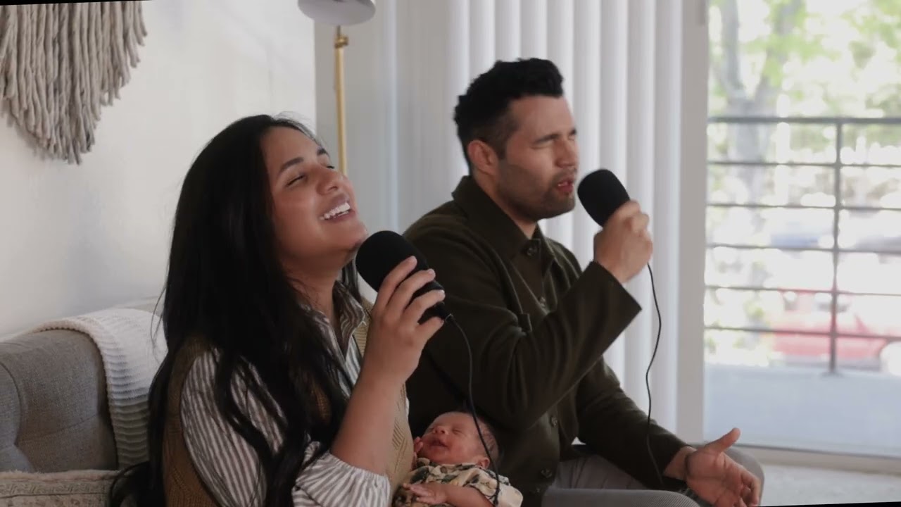ESPERANZA HAY | You Keep Hope Alive Español | Laura Barrientos, Andres Murillo (Video Musical)
