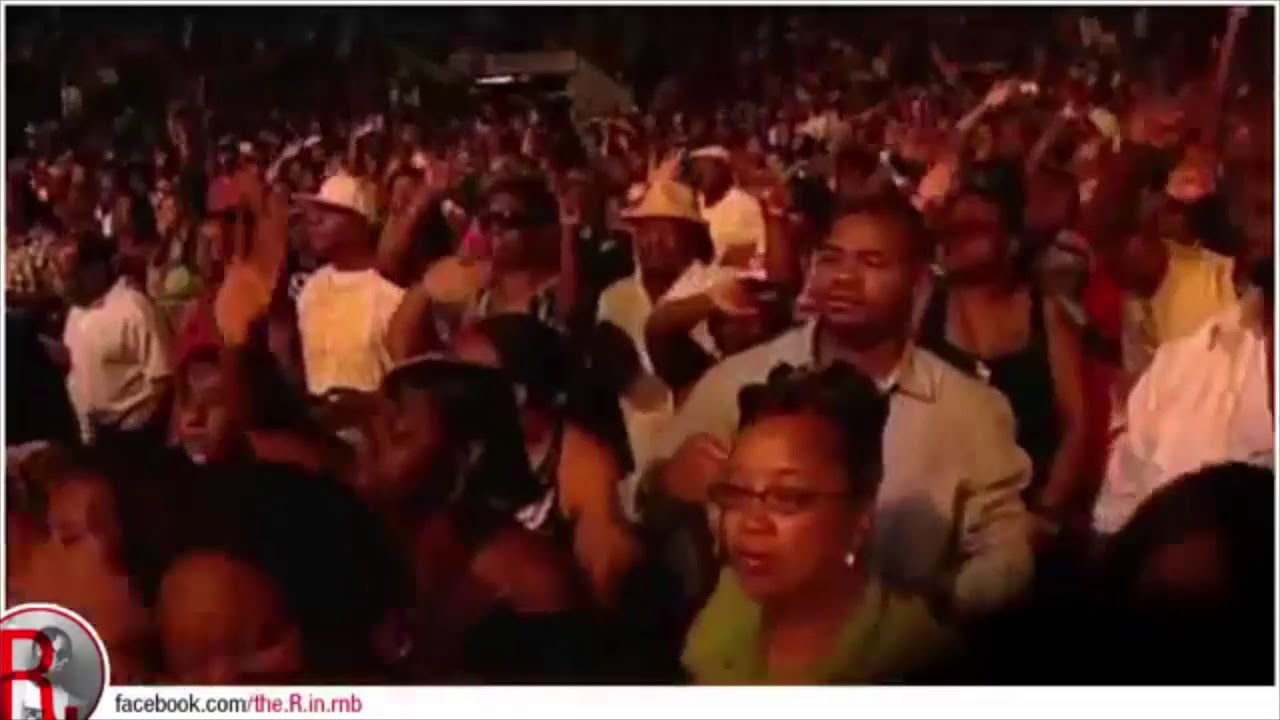 R. Kelly - Your Body's Callin (Live)