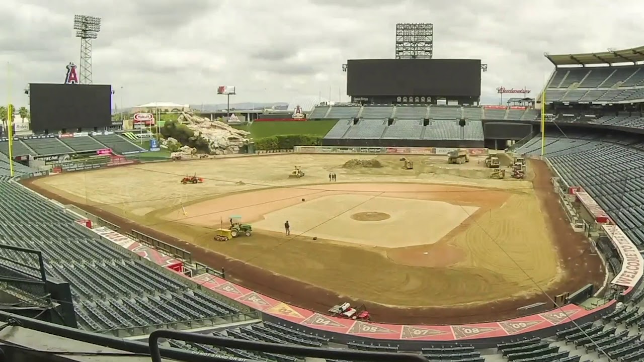 TIME LAPSE: Monster Jam to Baseball in 1 minute