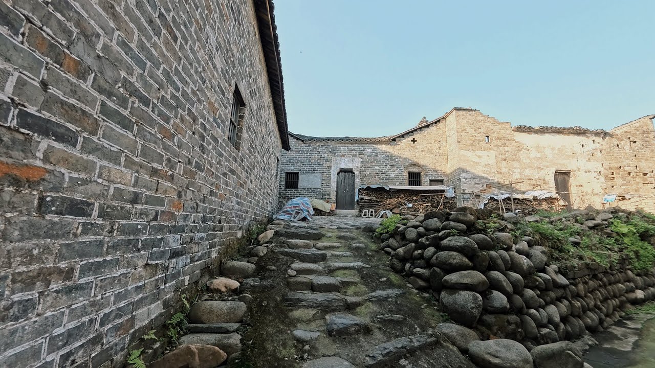 Walking Through A 600-Year-Old Pebble-Stone Ancient Village of China | Baoshi Village | 4K
