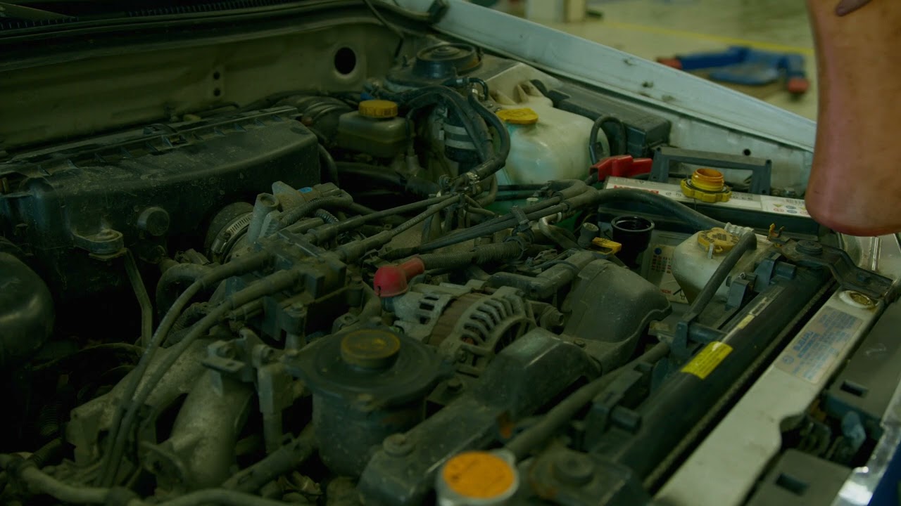 Amazing GirlMechanic Repairing Car Engine 🔧🚗 | Must Watch!Girl Mechanic Fixing Car Engine Like a Pro
