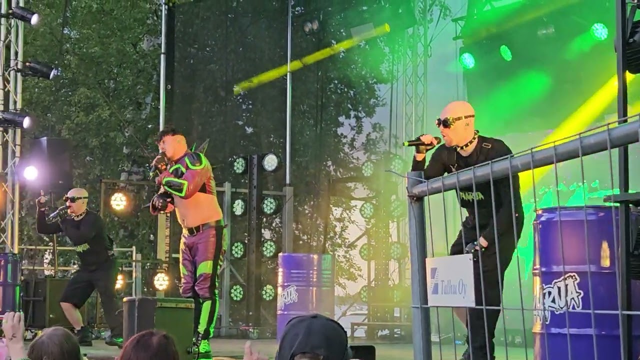 Käärijä - Kot kot / Juurikkasaari 13.6.2024 (live)