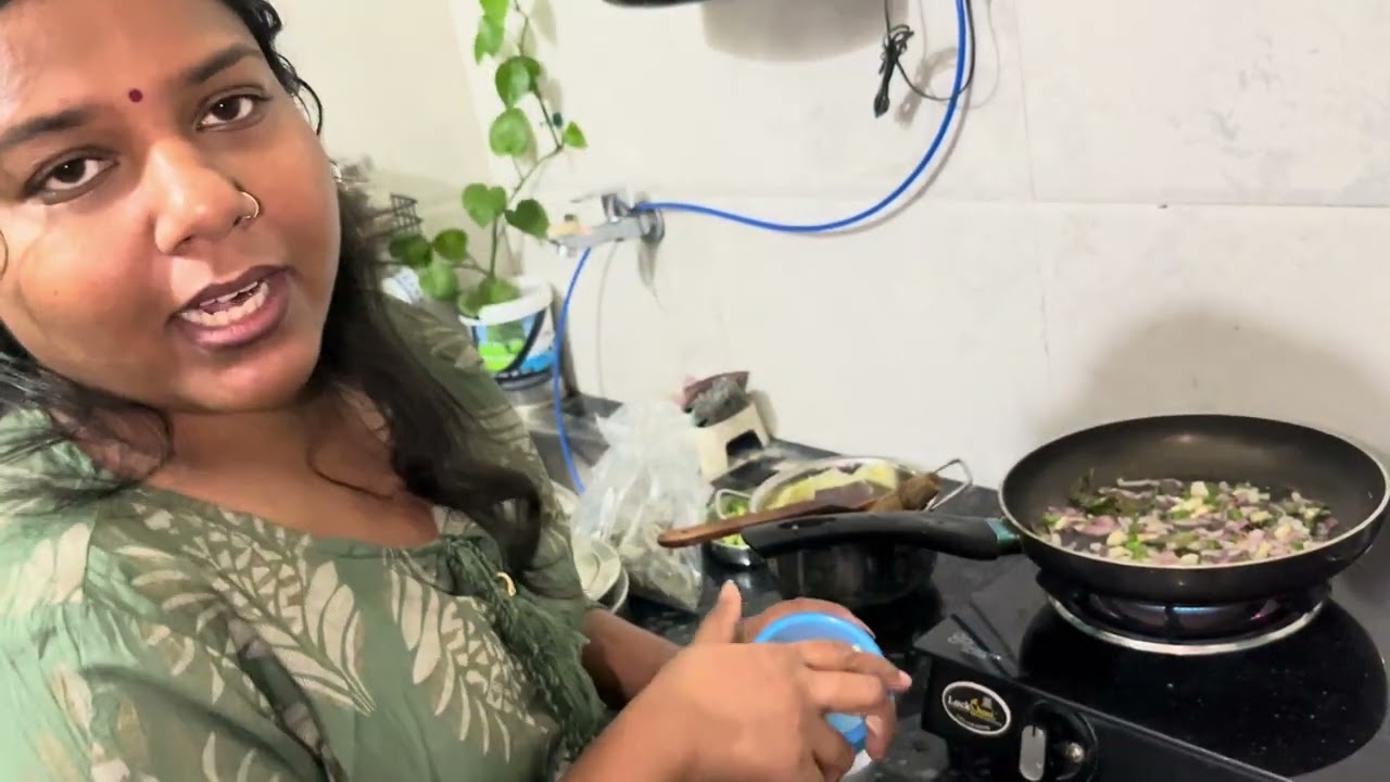 आलू स्टफ्ड ब्रेड पकौड़ा रेसिपी  #minivlog#food #vlog #explore #fyp #cooking #recipe 