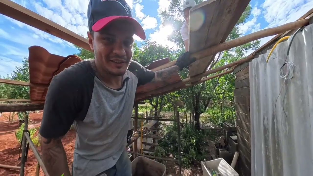 Construindo nossa varanda rústica do zero 🤠🌿 | Vida na roça sem luxo, só trabalho e sonho