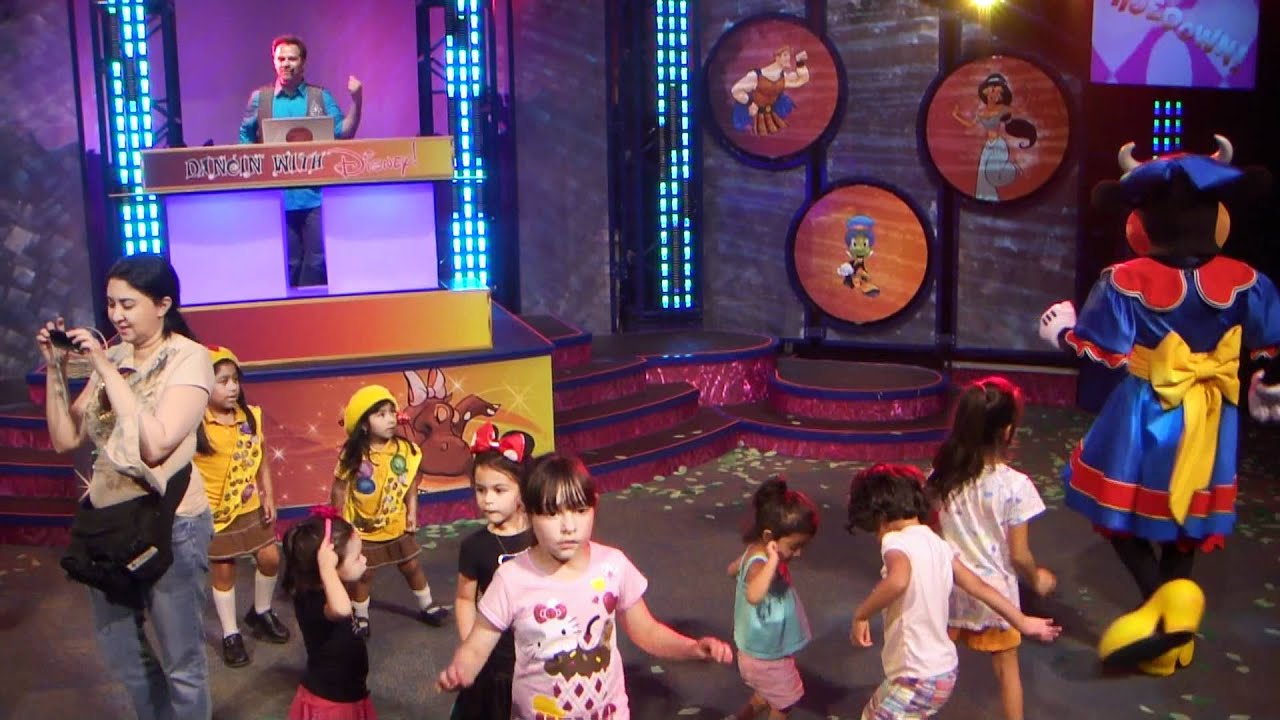 yaky and ximena dancing with the disney single ladies part 2.MTS