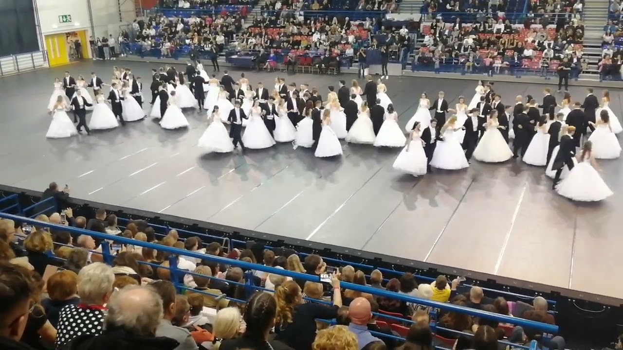 Budai gimnázium 12. 4 évfolyamosok keringője