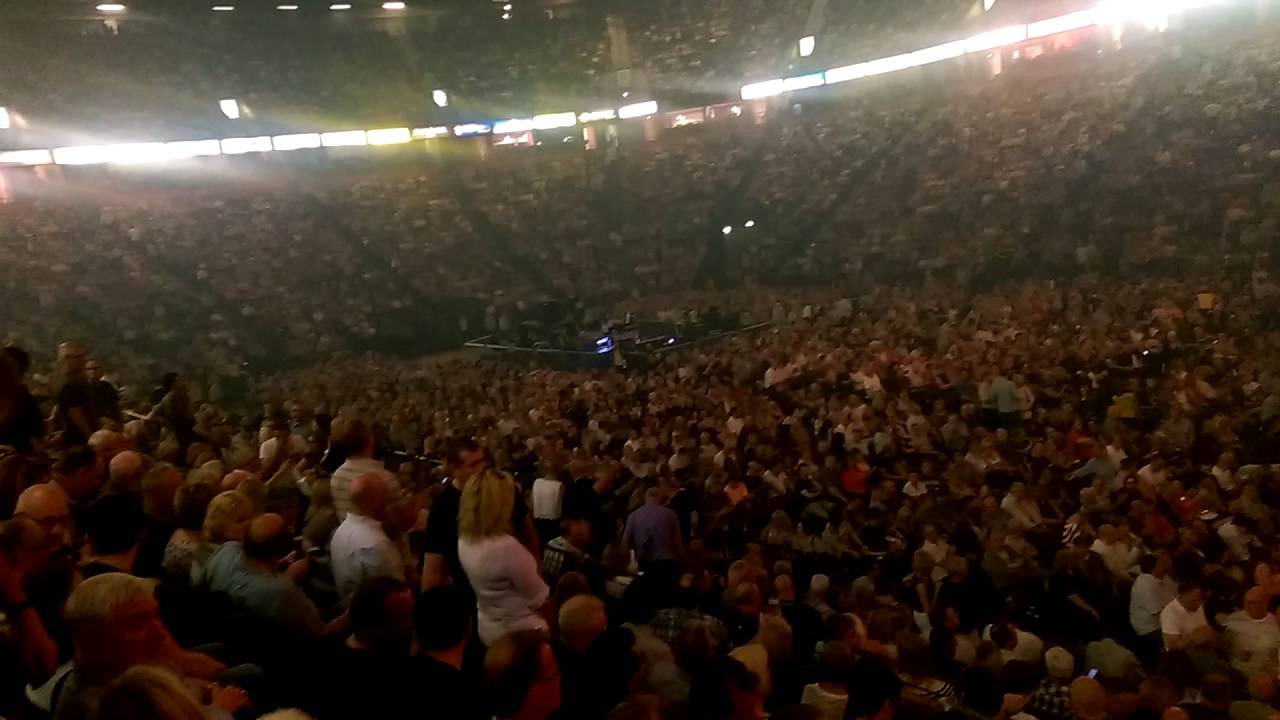 Jeff Lynn's ELO full house in Manchester 2016
