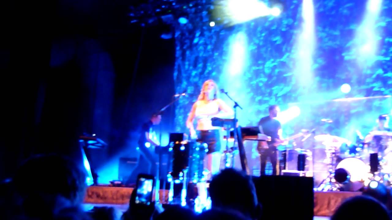 Ellie Goulding - Salt Skin live at Gasometer, Vienna (Austria) - 25 April 2013