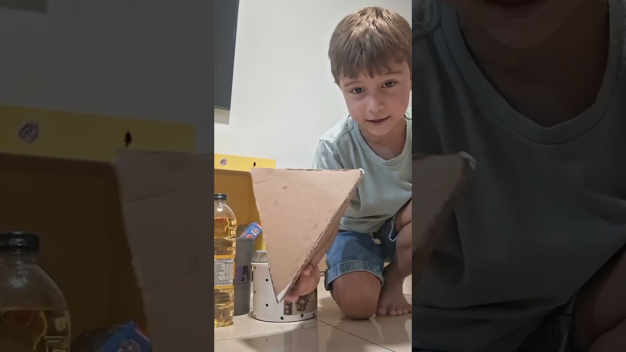 3° vídeo de artesanato do Gabriel - pirâmide de papelão e massinha