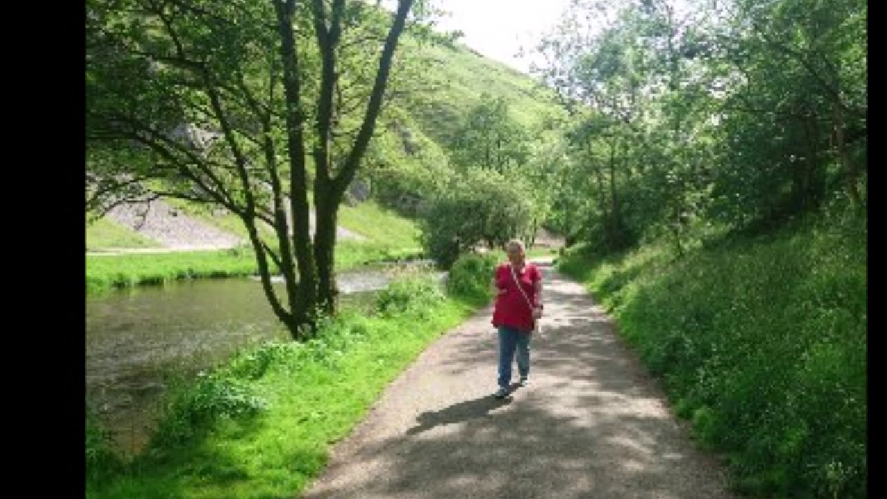 Dovedale - Walk In The Peak District - Valley & Stepping Stones - Derbyshire