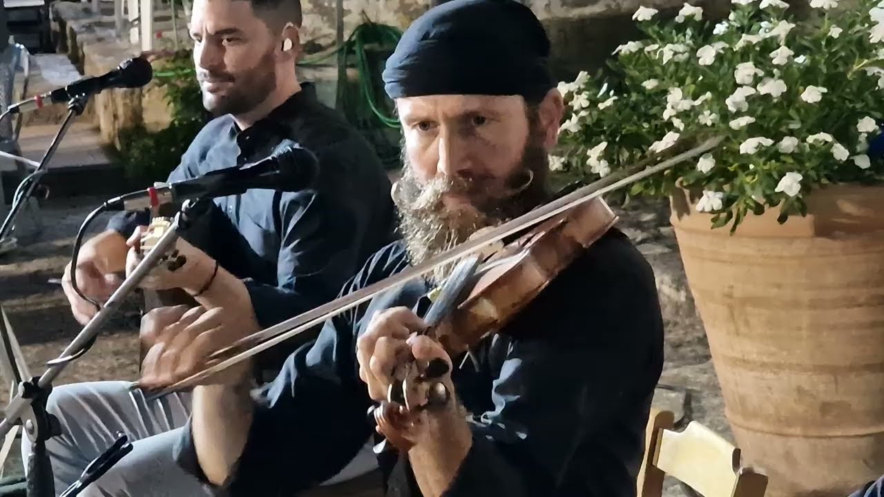 για το Θεό μανά μου Αντώνης Μαρτσάκης στο Θραψανό