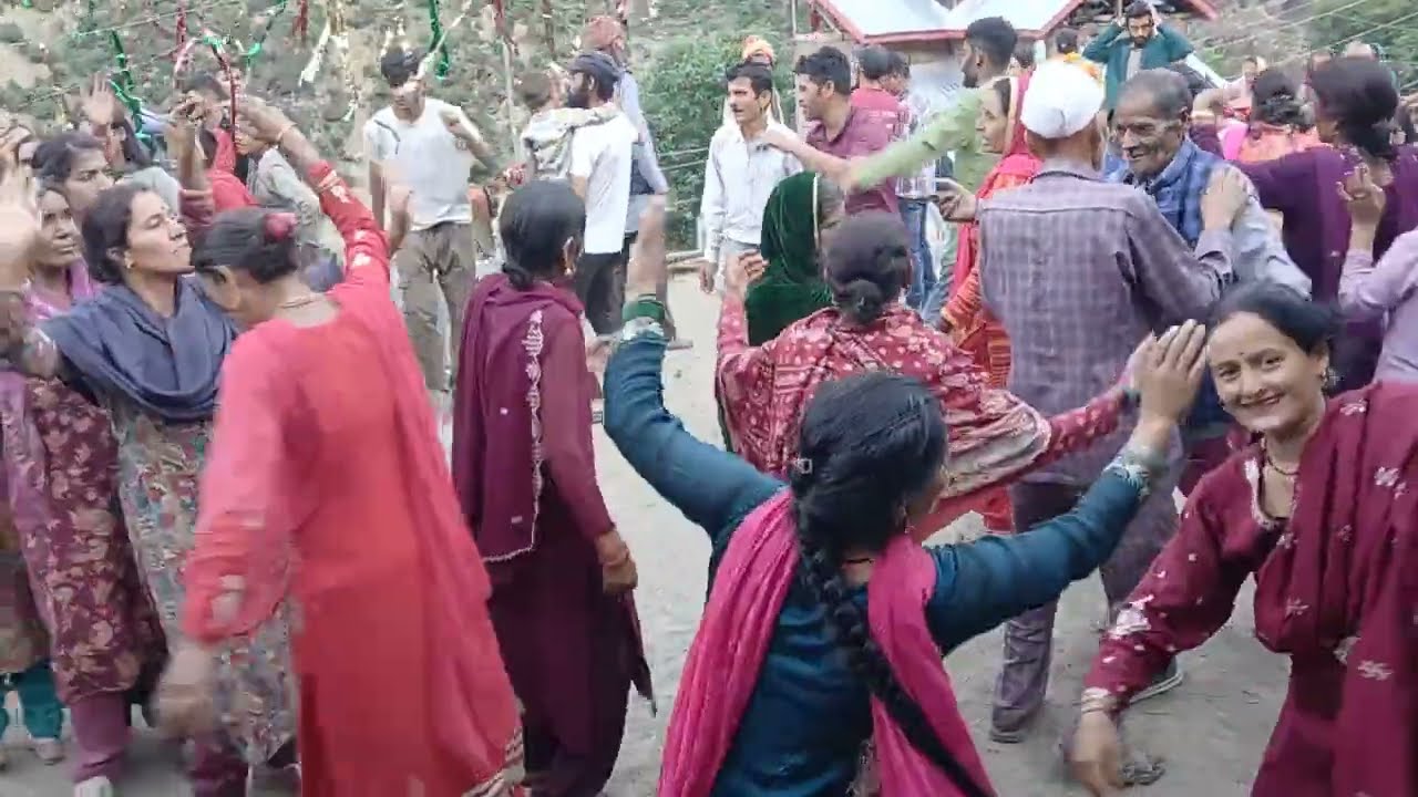 Paddari wedding dance in Hamirdrawn ....