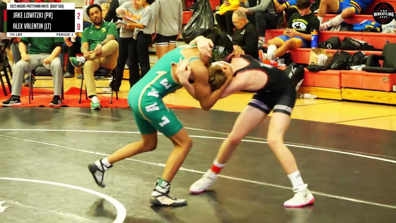 Alex Valentin of Lane Tech [G] v. Jake Lowitzki of Prairie Ridge [R] (113)