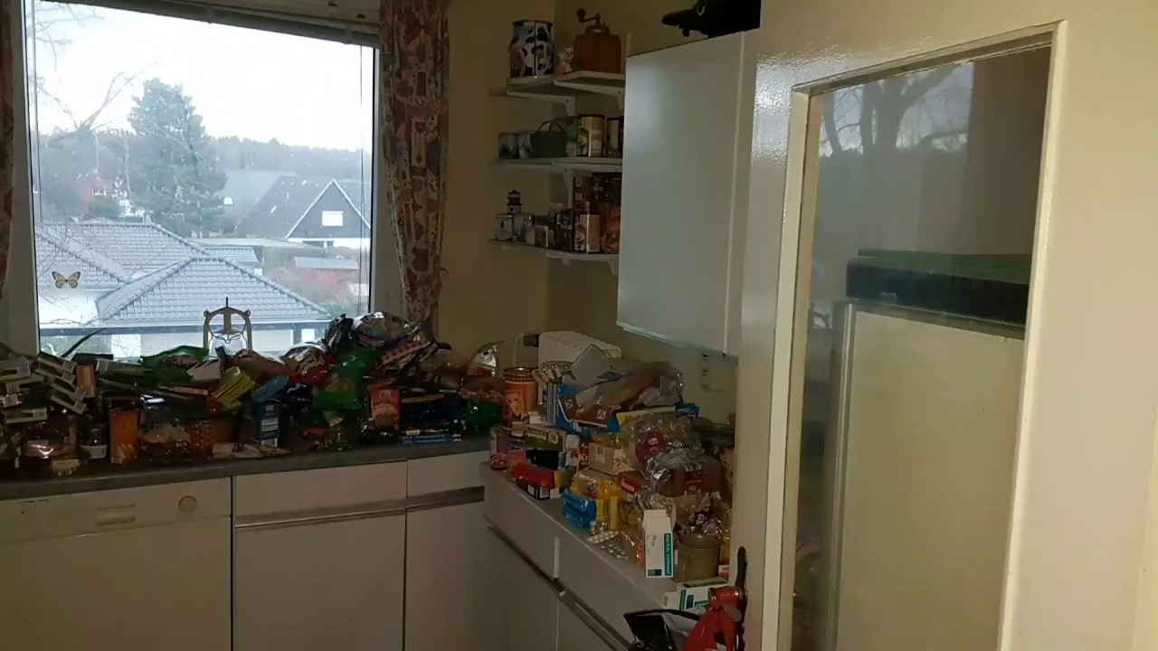 AWL-ZENTRUM 》》》 R&Auml;UMUNG EINER MESSIWOHNUNG NACH LEICHENFUND