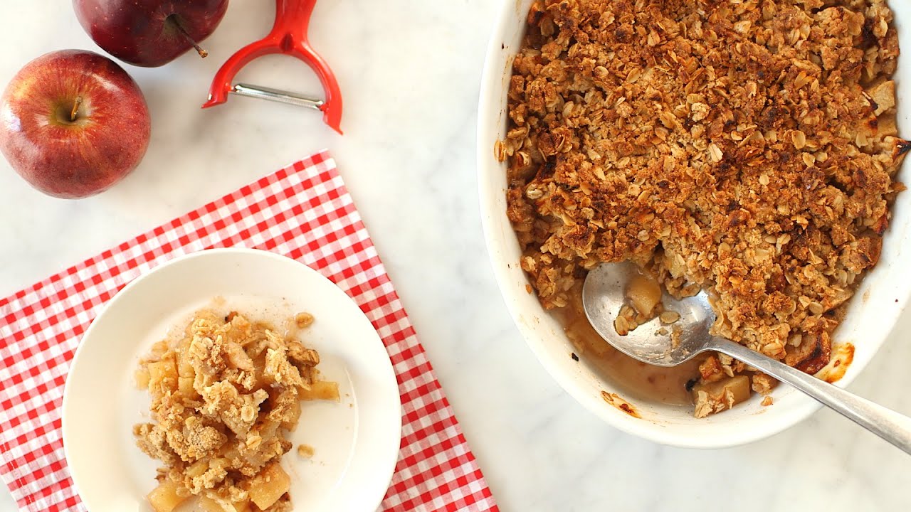 Easy-To-Make Apple Crisp - Everyday Food with Sarah Carey