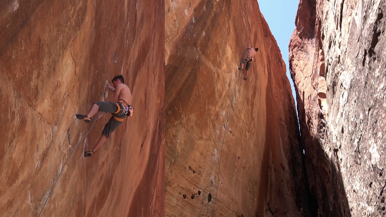 Climbing Monster Skank 5.13b/8a, Red Rock NV