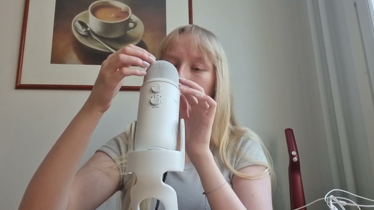 Mic Scratching - No Talking (after intro) ASMR