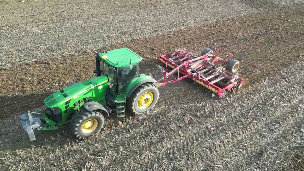 Talerzowanie po kukurydzy | John Deere 8330 | Vaderstadt Carrier XL 525