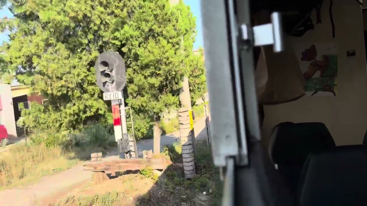 Transferoviar Călători 78-3202/3203 (Ex NS/Noordned 3202) vertrek uit Buzau 22-09-2024