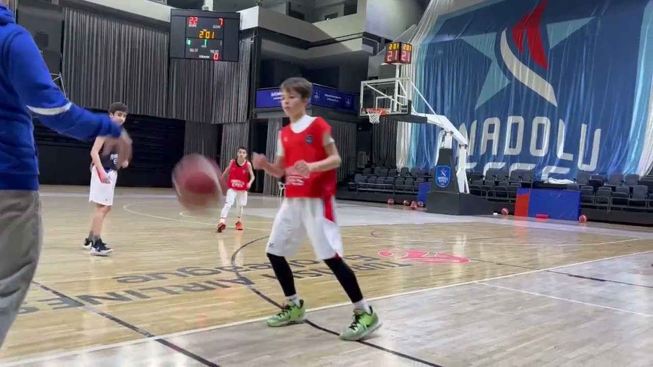 ANADOLU EFES U12 & U14