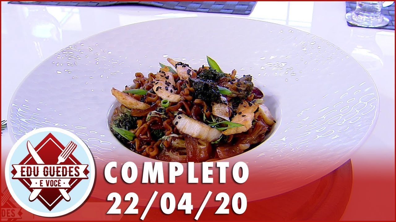 Edu Guedes ensina a preparar receitas de yakisoba