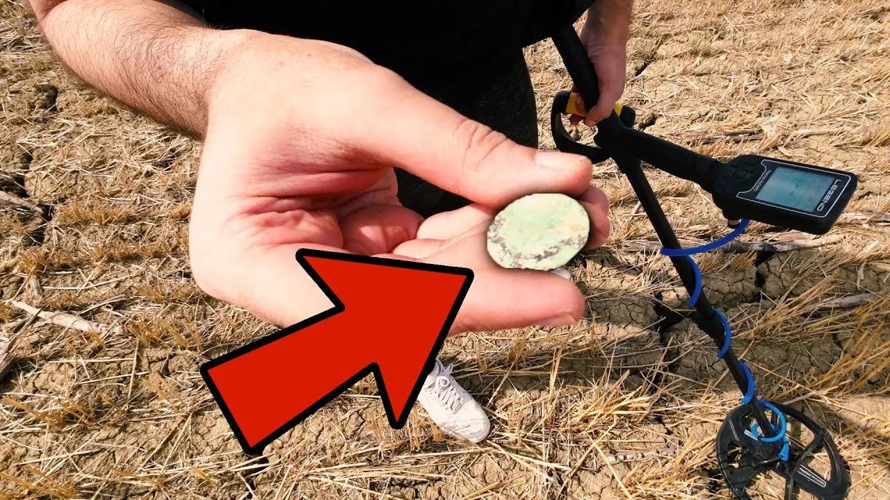 Cerco un TESORO con il mio nuovo METAL DETECTOR w/ Alessia
