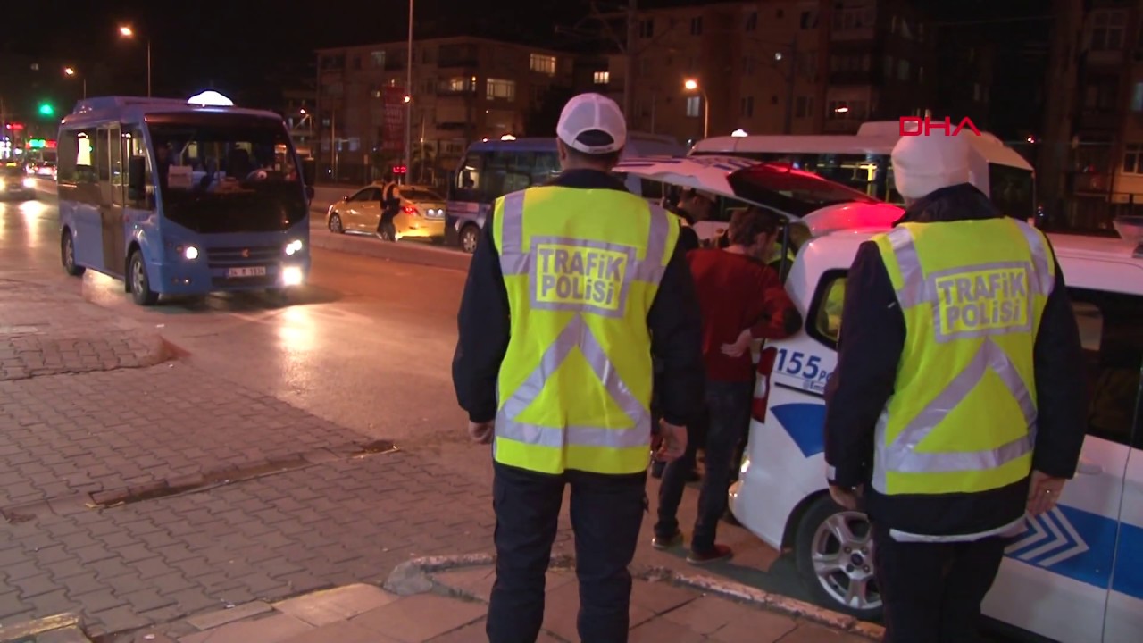Maltepe'de güzergah dışına çıktığı belirtilen minibüs kadına çarptı