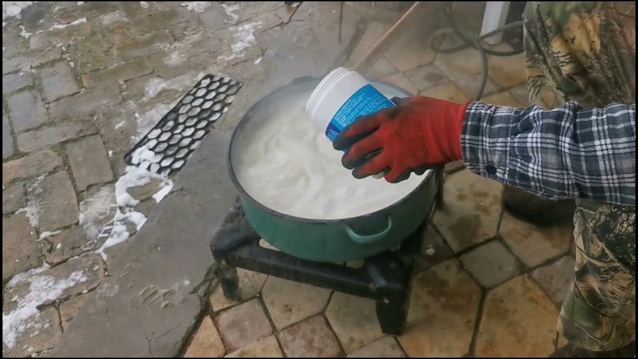 Domaći Vojvođanski Sapun od Stare Užegle Svinjske Masti