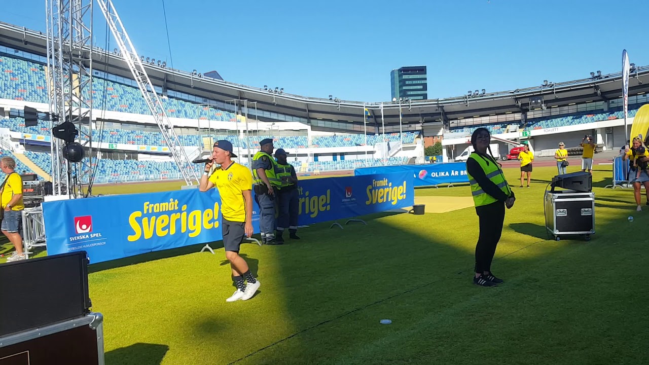 Pidde P - Vi ska skicka våra grymma pappor till Moskva (Live på Ullevi)