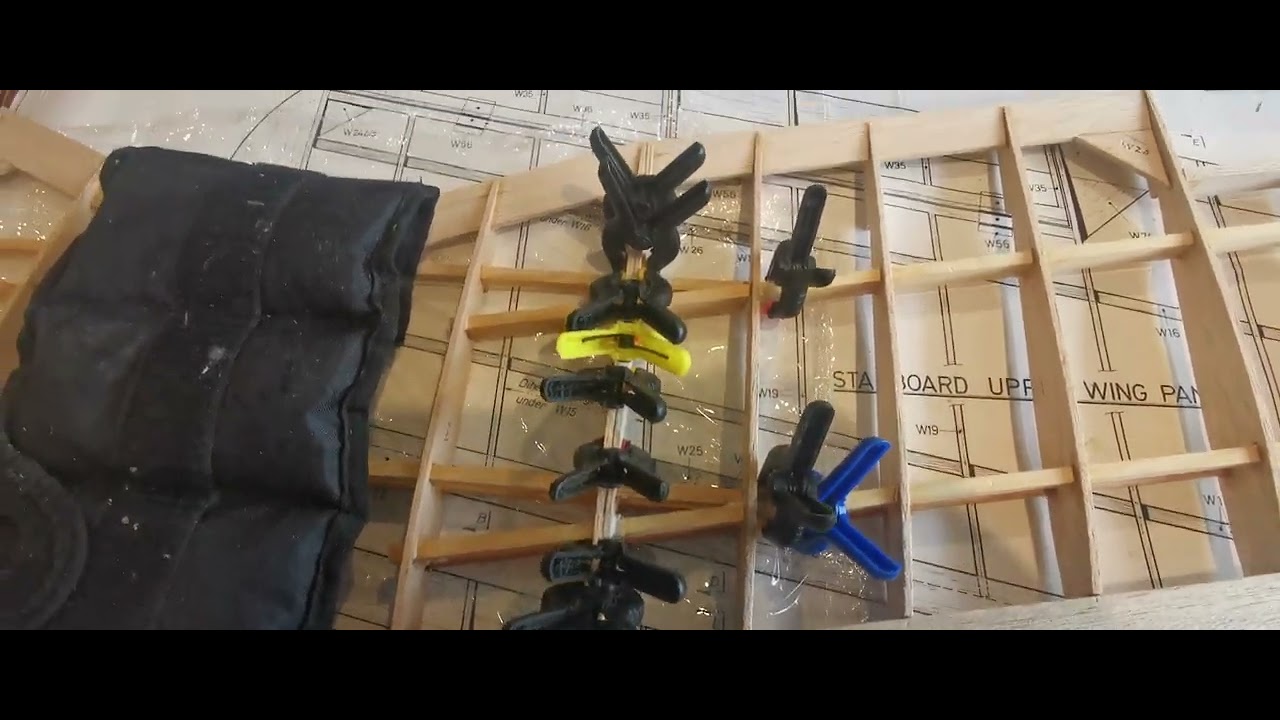 Completing the wings :Svenson Jungmeister