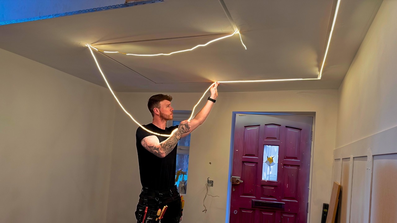 How To Inlay A LED Profile with Plaster Board Decor