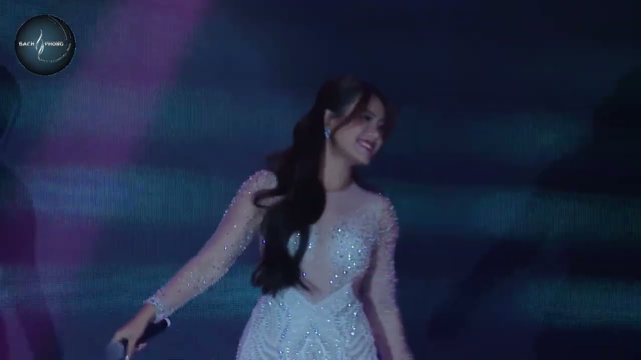 Lúc Mới Yêu - Phương Vy Idol | Live Đầy Cảm Xúc