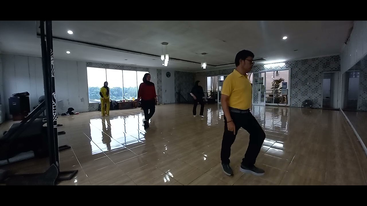 LINE DANCE NYORE WITH Mr. BAS #studio99 #part1