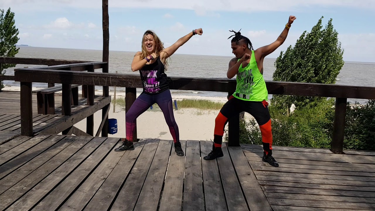 Zumba- Attention ANH (Armando & Heidy) coreografía oficial de Zumba.