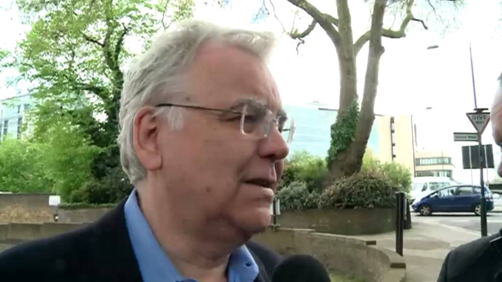Everton chairman Bill Kenwright: No one in mind to replace Moyes