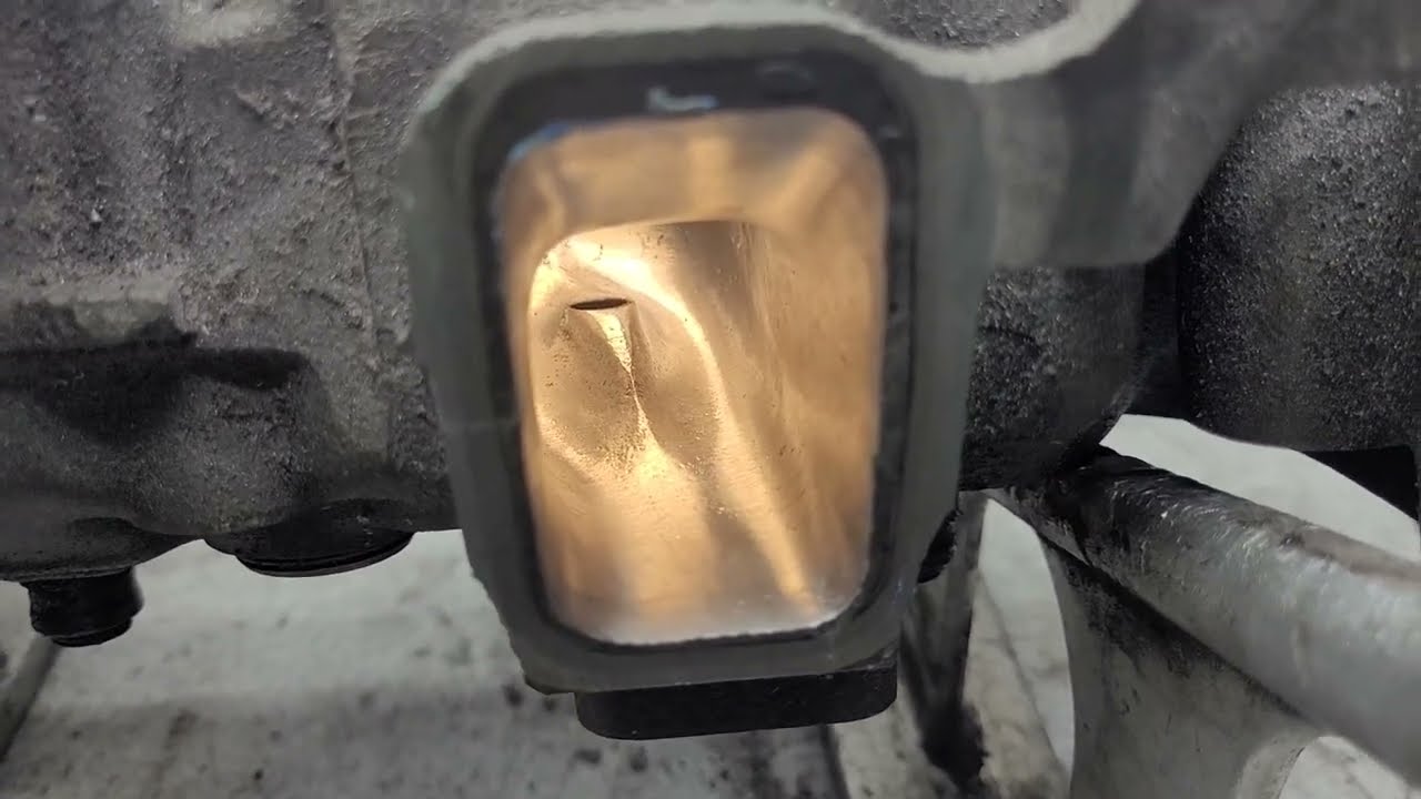 The great port texture debate. Ford 4.0l burr finish to polished finish flow comparison.