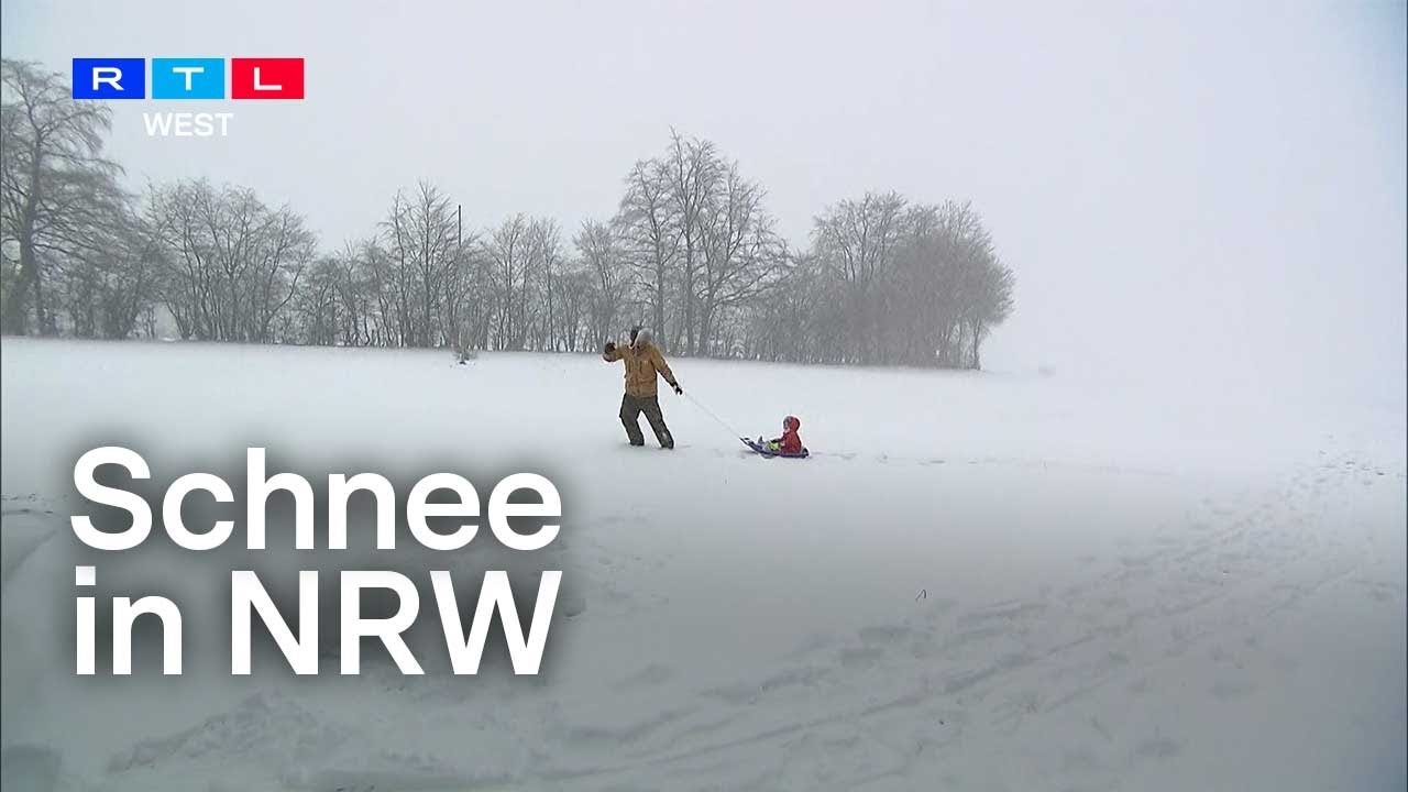 Schnee in NRW - zwischen Schlittenabenteuern und Glättegefahr | RTL WEST