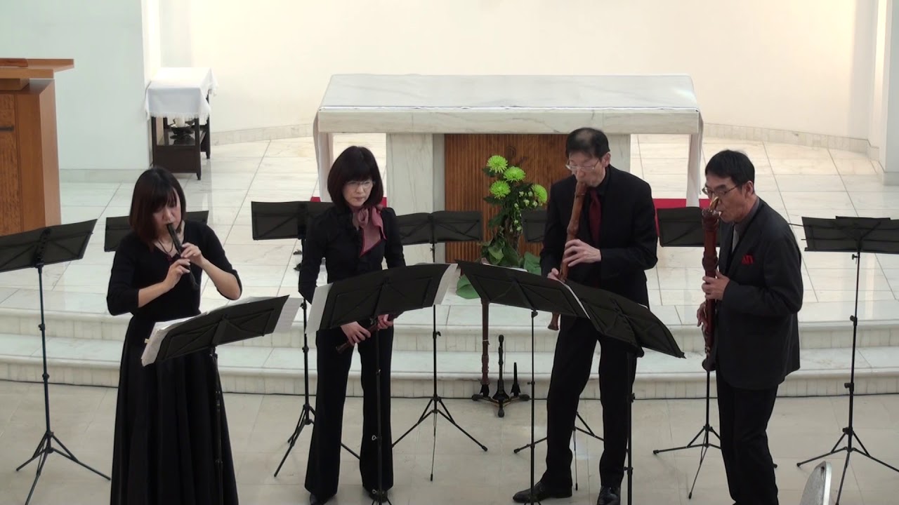 Fugue in a minor (J. S. Bach) -recorder quartet-