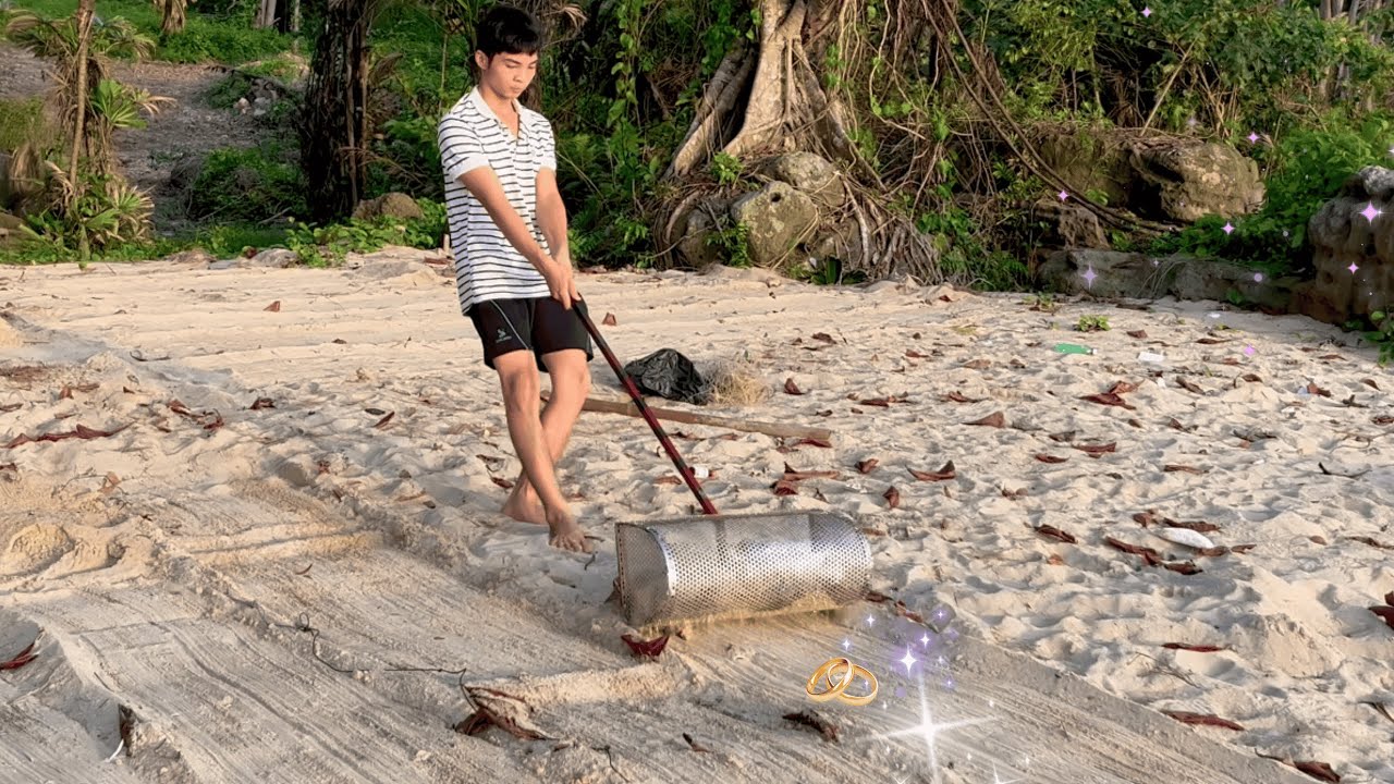 Beach Clean Up Treasure Hunt – Finding Gold & Valuable Items Beneath The Sand