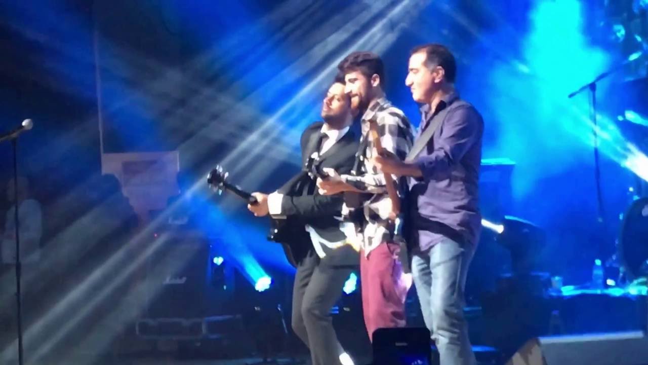 Atif Aslam live guitar performance