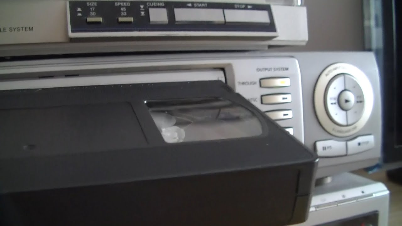 A VHS digitaliz&aacute;l&aacute;s&aacute;r&oacute;l / with english subtitles  /
