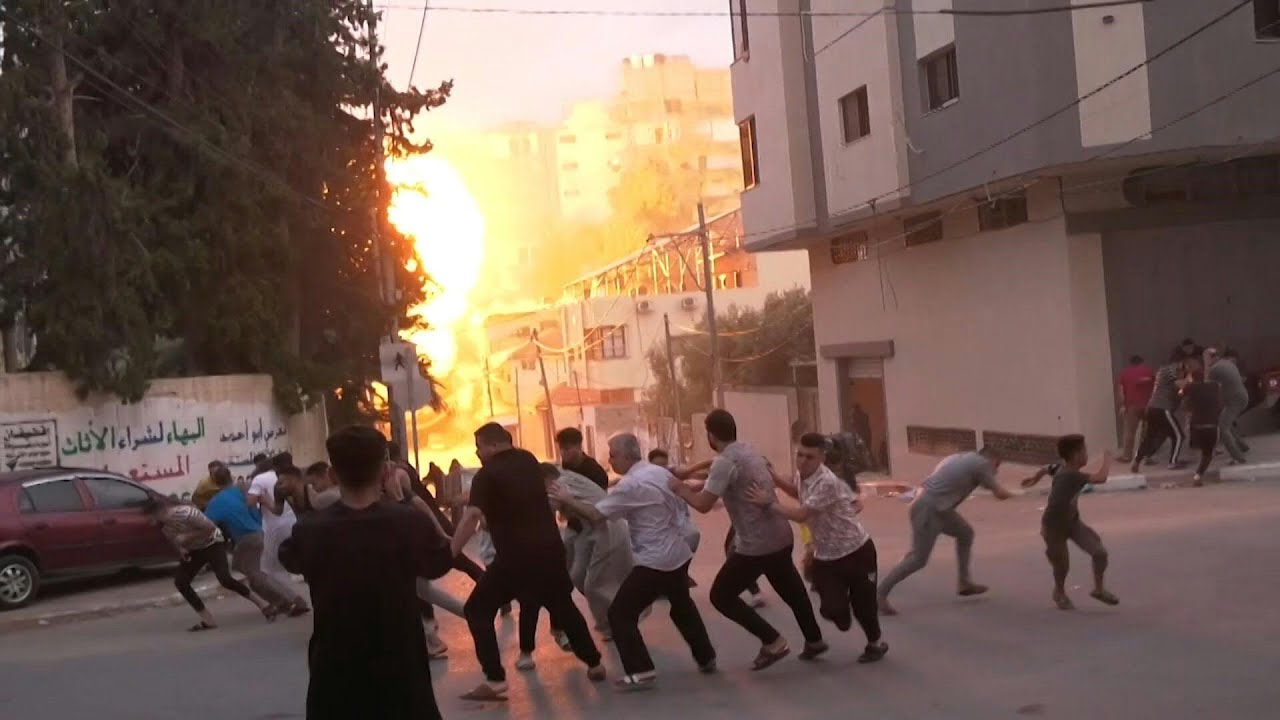 Images d'une frappe israélienne sur un bâtiment à Gaza | AFP Images
