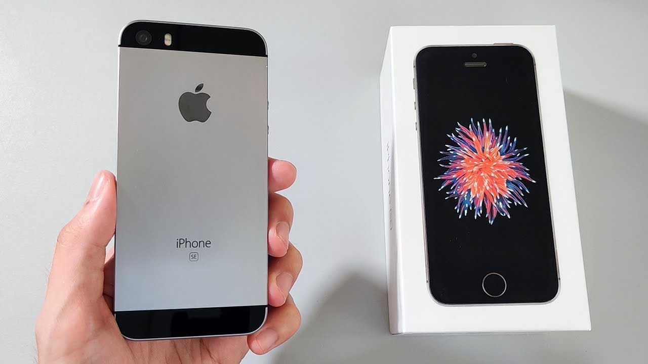 Unboxing: iPhone SE (2016) in 2020