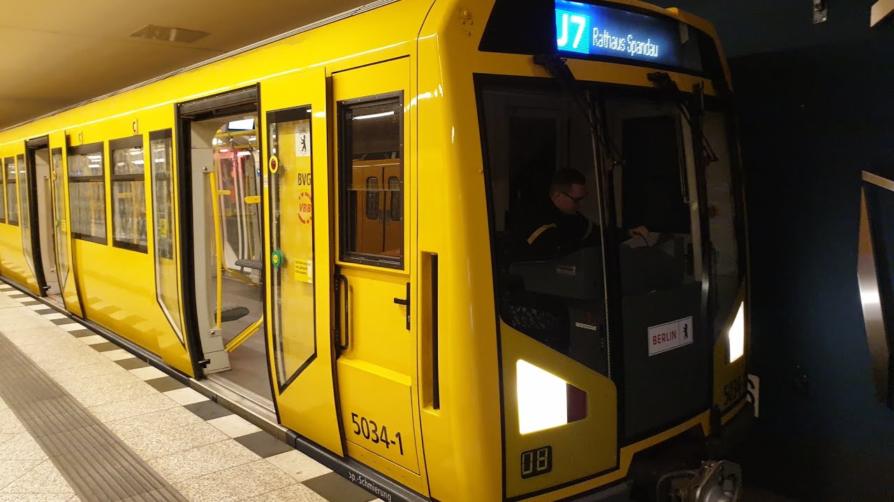 U-Bahn Berlin|Mitfahrt im H01 auf der U7 von Rudow bis Rathaus Spandau
