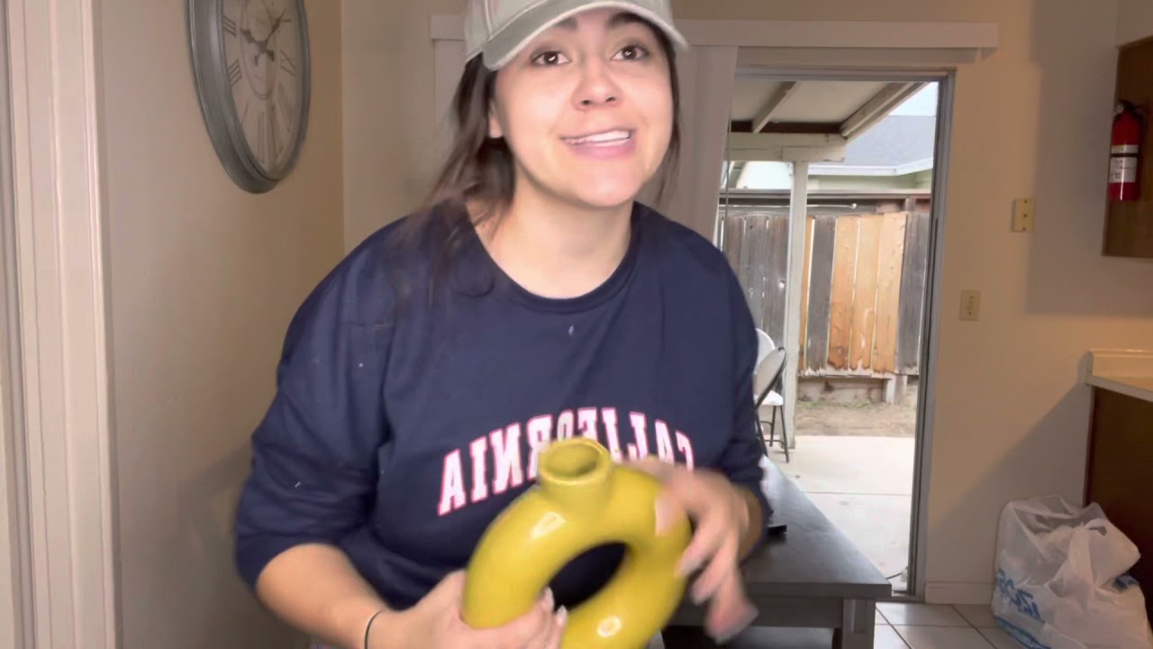 Señora Brenda, diciendo tonterías ft Yareli