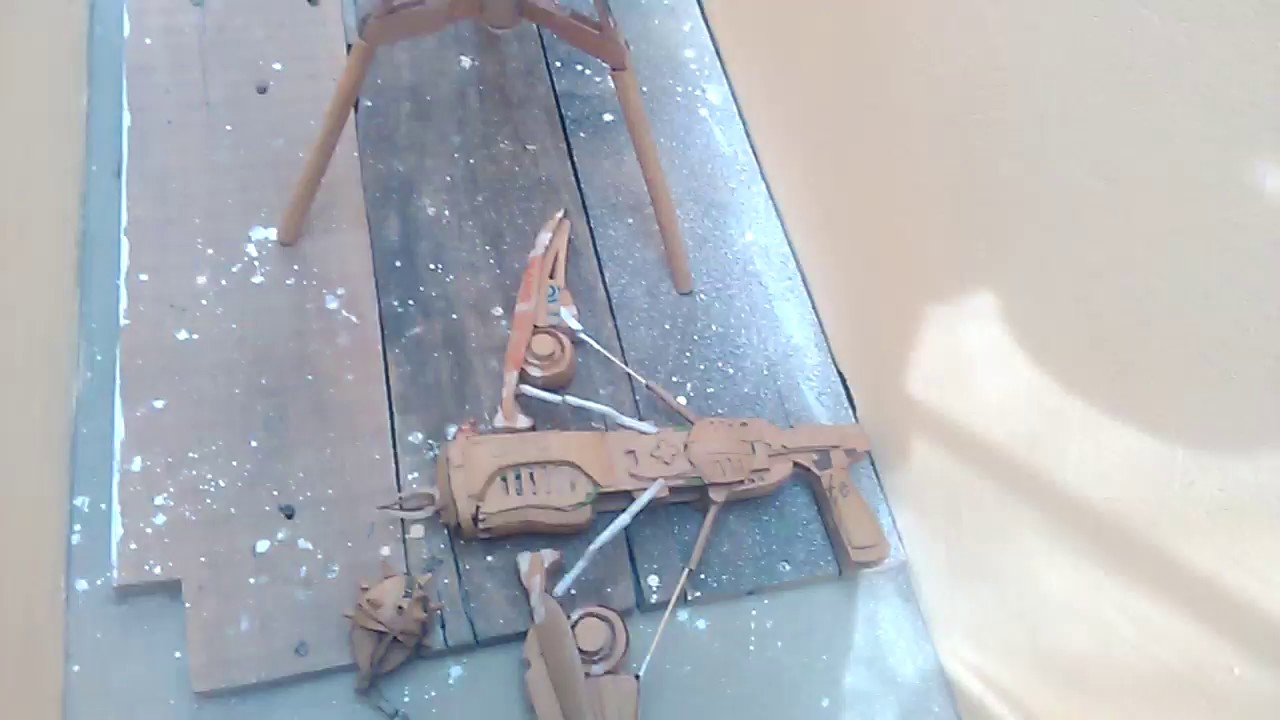 Arco explosivo  (r&eacute;plica de cart&oacute;n) - Gears of War 3