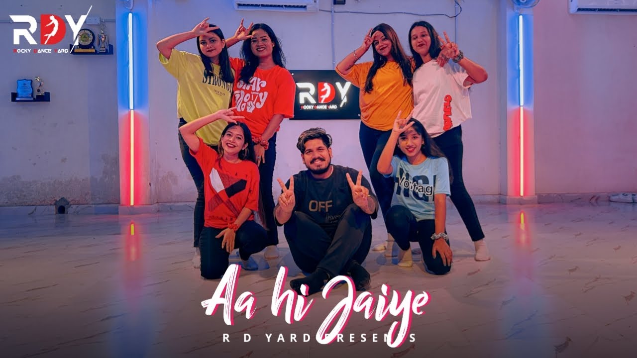 Aa Hi Jaiye Bollywood Song Cover By Rocky || R D Yard  #urmilamatondkar  #dance #bollyhop